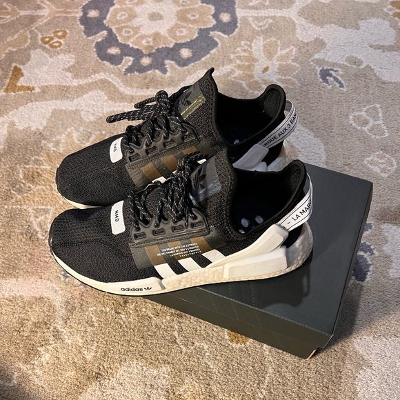 Adidas NMD R1.V2 - Picture 4 of 5